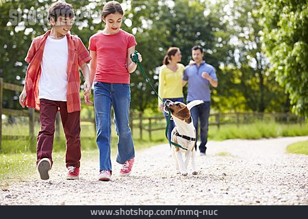 
                Haustier, Spaziergang, Hund, Familie                   