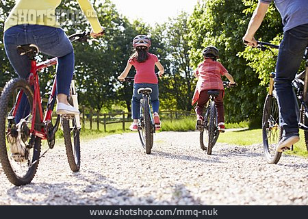 
                Fahrrad, Familie, Fahrradtour, Familienausflug                   