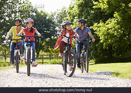 
                Fahrrad, Familie, Fahrradtour, Familienausflug                   