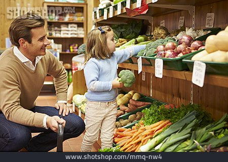 
                Vater, Gesunde Ernährung, Einkaufen, Tochter, Einzelhandel                   