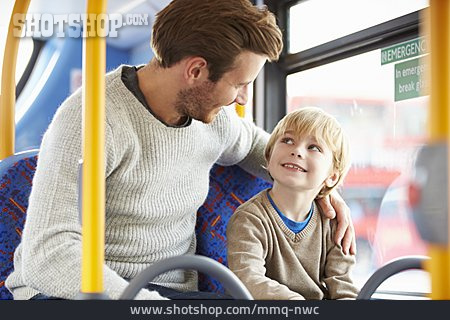 
                Vater, öffentliche Verkehrsmittel, Sohn                   