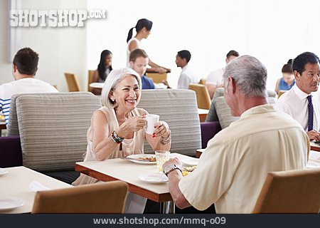 
                Restaurant, Verabredung, Seniorenpaar                   