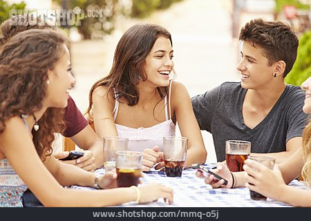 
                Teenager, Unterhaltung, Essen & Trinken                   