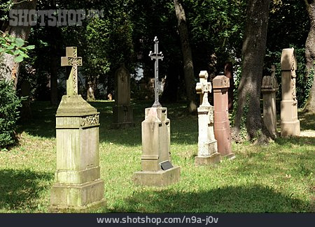
                Friedhof                   
