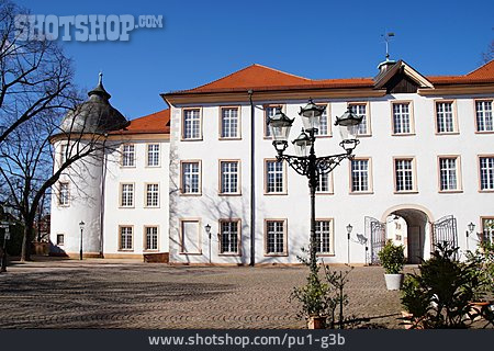 
                Schlosshof, Barockschloss Ettlingen                   