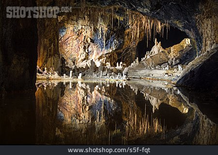 
                Tropfsteinhöhle, Bergwerk, Feengrotten                   