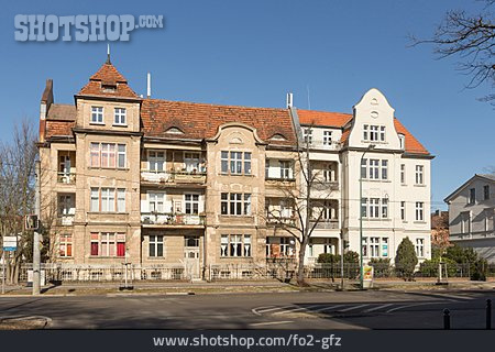 
                Fassade, Potsdam, Altbau, Saniert, Unsaniert                   