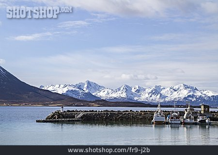 
                Norwegen, Fischerboote, Fischerhafen                   
