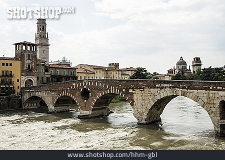 
                Etsch, Verona, Ponte Pietra                   