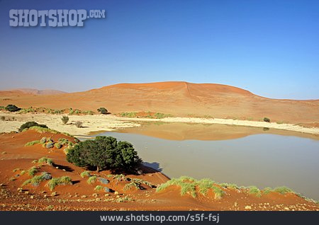 
                Wasserloch, Namib-wüste, Trockenwüste                   