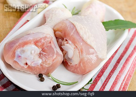 
                Geflügelfleisch, Hühnerschenkel, Putenkeule                   
