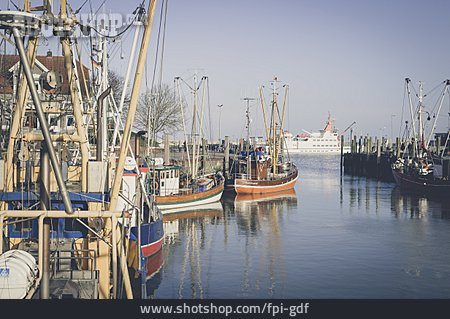 
                Fischkutter, Fischereihafen, Neuharlingersiel                   