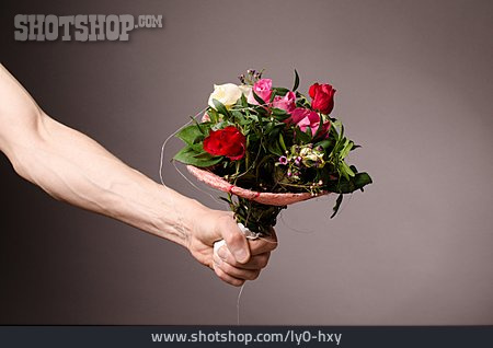 
                Blumenstrauß, Strauß, Rosenstrauß                   
