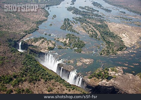 
                Wasserfall, Victoriafälle, Simbabwe                   