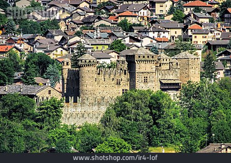 
                Aostatal, Chatillon, Castello Di Ussel                   