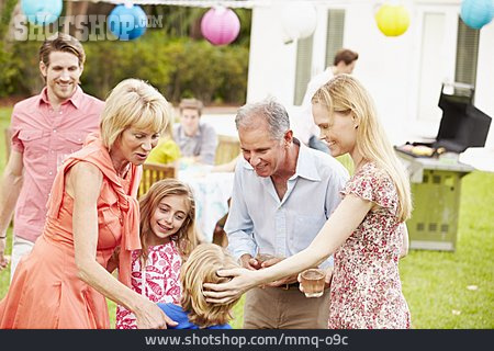 
                Familie, Großeltern, Familienfest                   