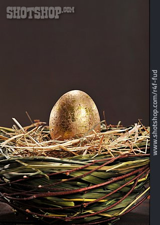 
                Osterei, Osternest, Goldenes Ei                   