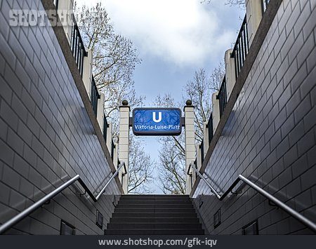 
                Berlin, U-bahn, Viktoria-luise-platz                   