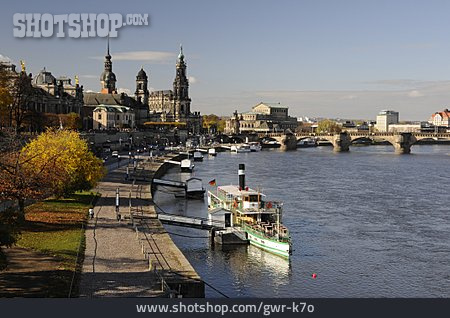 
                Elbe, Dresden                   