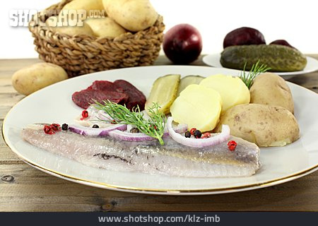 
                Hausmannskost, Fischgericht, Heringsfilet                   