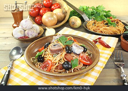 
                Italienische Küche, Mittagessen, Spaghetti Alla Puttanesca                   
