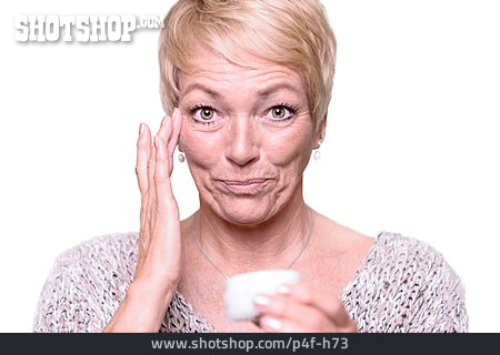 
                Frau, Gesichtscreme, Antifaltencreme                   