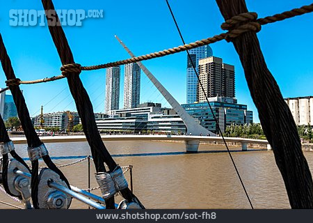 
                Buenos Aires, Puerto Madero                   