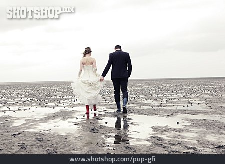 
                Spaziergang, Wattenmeer, Brautpaar                   