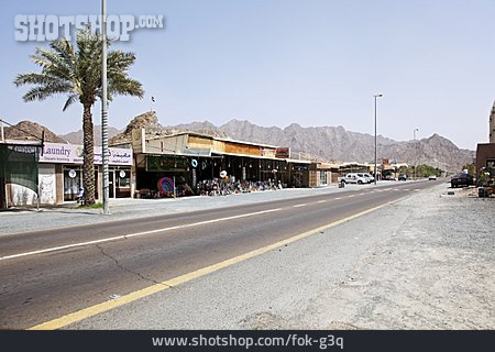 
                Unterwegs, Straße, Vereinigte Arabische Emirate                   