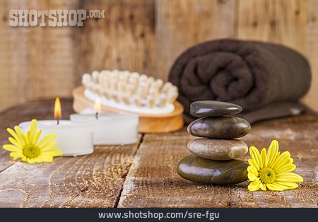 
                Teelicht, Massageöl, Aromatherapie                   