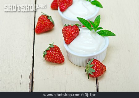 
                Erdbeere, Joghurt                   