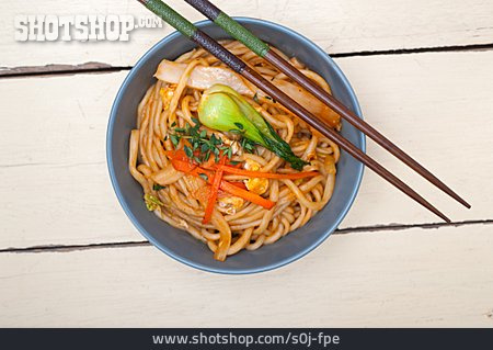 
                Asiatische Küche, Nudelpfanne                   