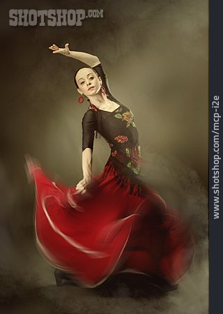 
                Junge Frau, Tanzen, Tänzerin, Flamencotänzerin                   