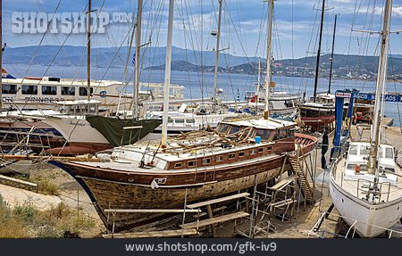 
                Reparatur, Trockendock, Kreta, Boote, Restaurierung                   