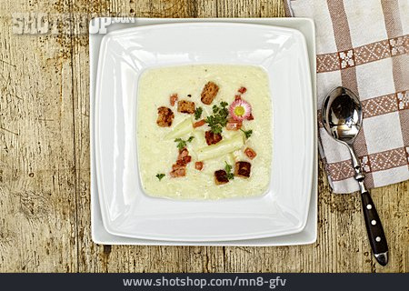 
                Spargelcremesuppe                   