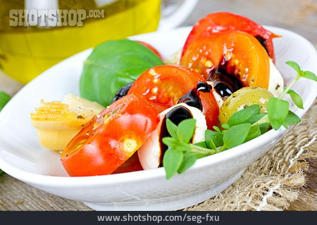 
                Vorspeise, Italienische Küche, Tomatensalat                   