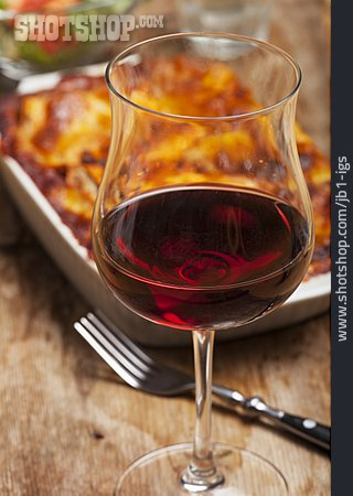 
                Rotwein, Abendessen, Italienische Küche, Lasagne                   