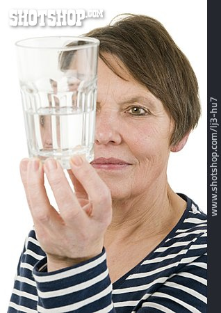 
                Wasserglas, Trinkwasser, Wasserverschmutzung                   
