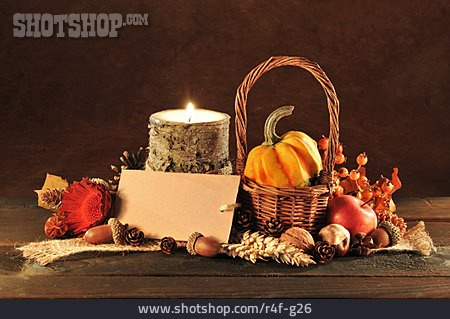 
                Stilleben, Erntedankfest, Halloween, Herbstdekoration                   