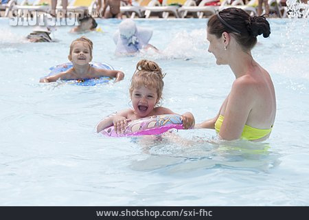 
                Freizeitbad, Schwimmen Lernen, Familienurlaub                   