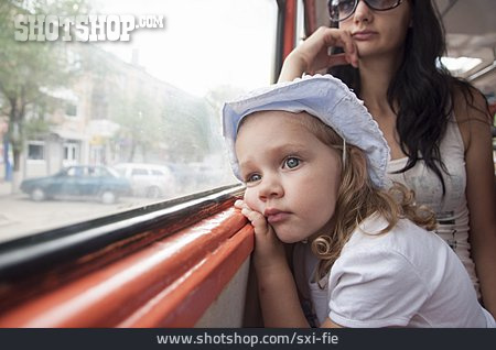 
                Mädchen, Straßenbahn, Zugfahrt                   