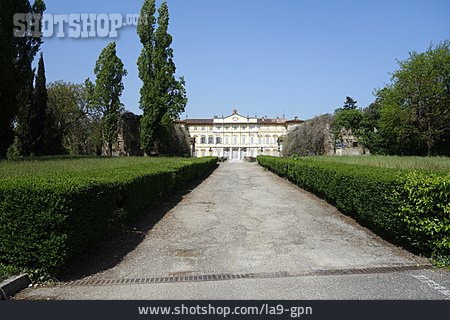 
                Schloss, Bergamo                   