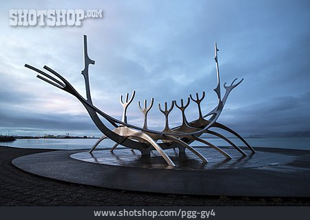 
                Reykjavik, Skulptur, Solfar                   
