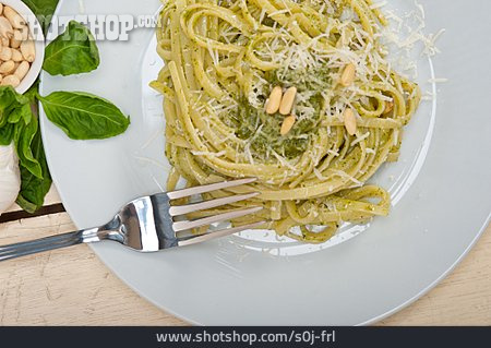 
                Nudelgericht, Italienische Küche, Pesto                   