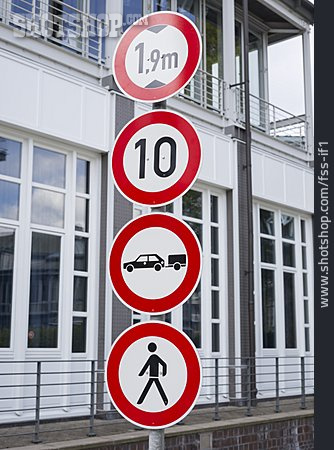
                Verkehrszeichen, Verbot, Straßenverkehr                   
