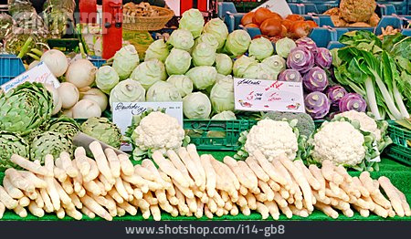
                Marktstand, Gemüsestand, Gemüsemarkt                   