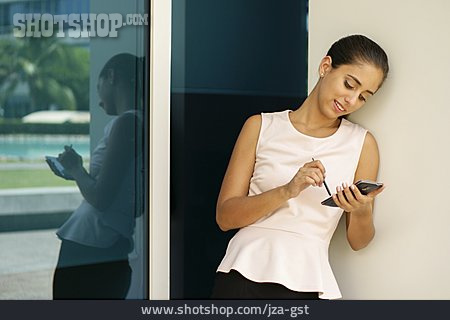 
                Geschäftsfrau, Mobile Kommunikation                   