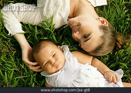 
                Säugling, Mutter, Park                   