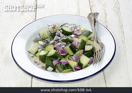 
                Gurkensalat                   