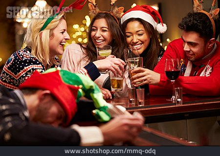 
                Betrunken, Freunde, Weihnachtsfeier                   